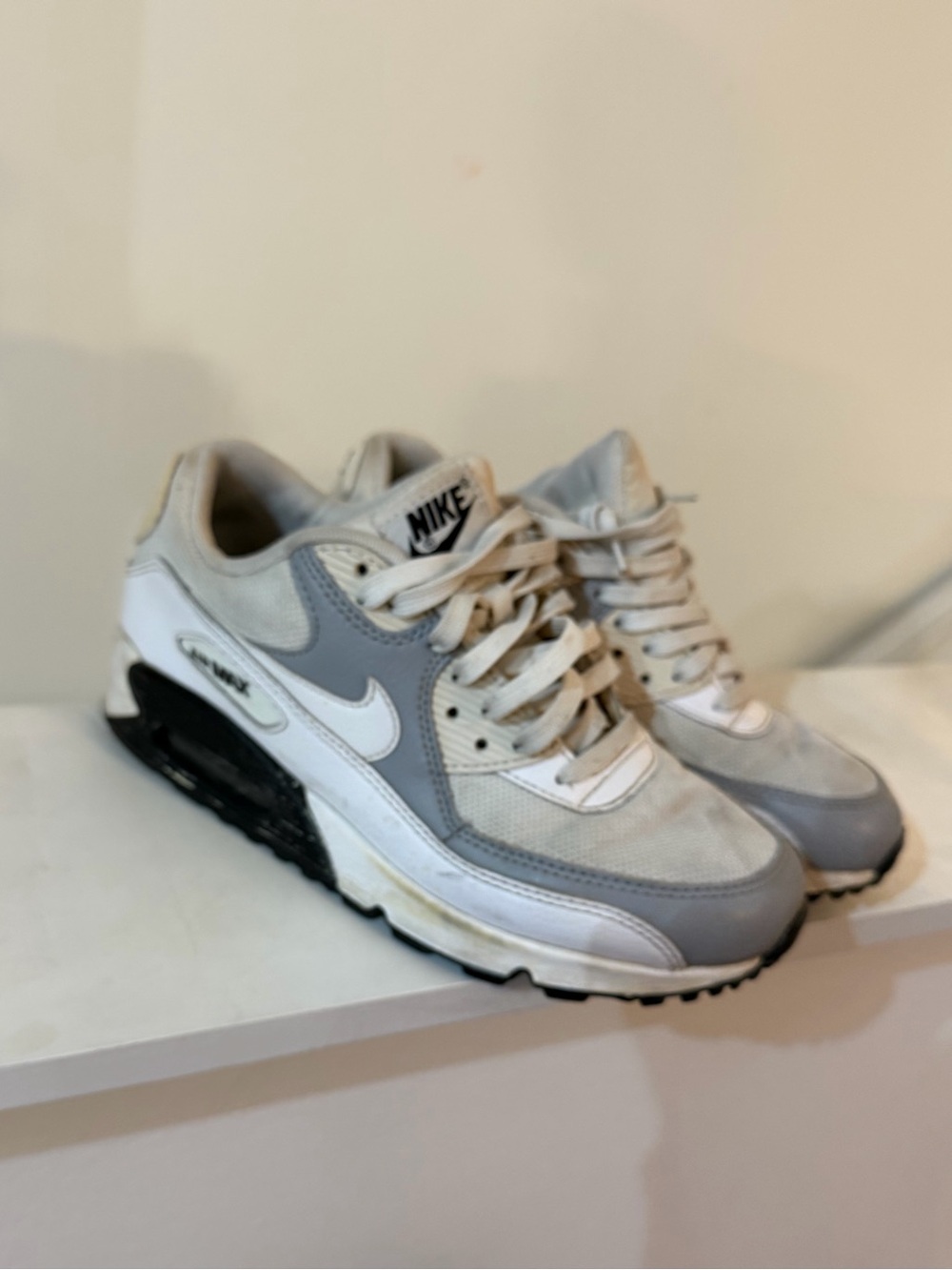 Nike women’s air max size 8